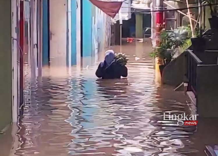 Banjir 1 Meter Lebih Kembali Rendam Permukiman Warga Kebon Pala Jakarta Timur