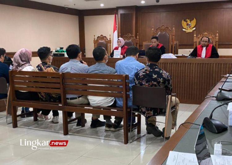 SIDANG: Suasana sidang lanjutan dengan agenda pemeriksaan terdakwa dalam perkara dugaan pemalsuan data pemilih oleh tujuh anggota non-aktif PPLN Kuala Lumpur, Malaysia di Pengadilan Negeri Jakarta Pusat, Jakarta, Selasa, 19 Maret 2024. (Antara/Lingkar.news)