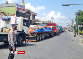 Jalur Alternatif Jepara – Demak Terendam Banjir, Kendaraan Mengular