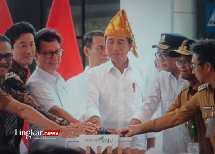 Presiden RI Joko Widodo (Jokowi) meresmikan Bandar Udara Mutiara Sis Al-Jufri di Kota Palu, Provinsi Sulawesi Tengah (Sulteng), Selasa, 26 Maret 2024. (Antara/Lingkar.news)