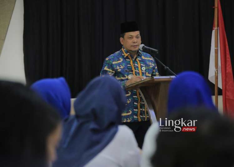 Pj Wali Kota Nurdin memberikan sambutan pada acara diskusi dan seminar partisipasi perempuan dalam politik di Aula Gedung MUI Kota Tangerang, Jumat, 8 Maret 2024. (Antara/Lingkar.news)