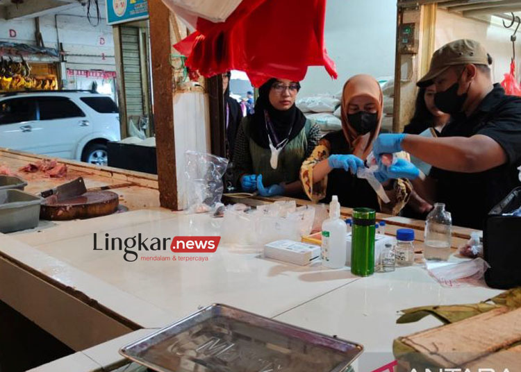 Sidak, Disperindag Jabar dan BPOM Temukan Formalin pada Makanan di Pasar