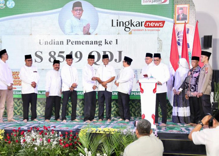 Pemprov Jatim Berikan 50 Paket Umrah Gratis bagi Wajib Pajak