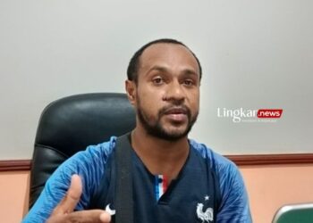 Kepala Seksi Pembersihan, Pengumpulan dan Pengangkutan Sampah Dinas Lingkungan Hidup dan Kebersihan Kota Jayapura Frengky Numberi. (Antara/Lingkar.news)