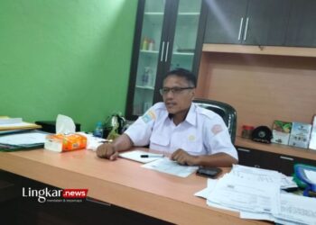 Kepala Disdukcapil Sorsel, James R. Tipawael. (Antara/Lingkar.news)