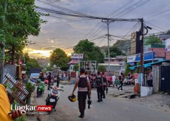 Amankan Bentrok Pemuda, Polisi Malah Jadi Sasaran