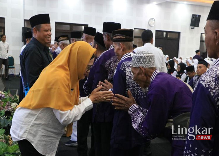 Pamitan jemaah haji asal Kabupaten Kulon Progo belum lama ini. (Antara/Lingkar.news)