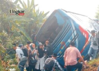 Bus Rombongan Perangkat Desa Kabupaten Serang Kecelakaan di Tol Tamer