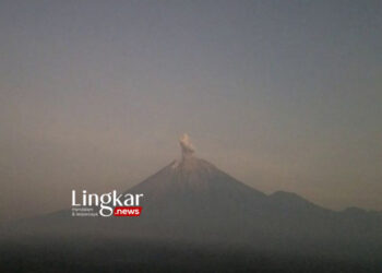 Waspada, Gunung Semeru Erupsi dengan Letusan Abu Vulkanik Capai 600 Meter