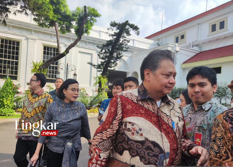 Ketum Golkar Beri Isyarat Pasangkan Khofifah-Emil dalam Pilkada Jatim 2024