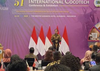 KONFERENSI: Presiden Joko Widodo (Jokowi) pada acara pembukaan Konferensi dan Pameran Internasional Cocotech ke-51, di Surabaya, Jawa Timur, Senin, 22 Juli 2024. (Antara/Lingkar.news)