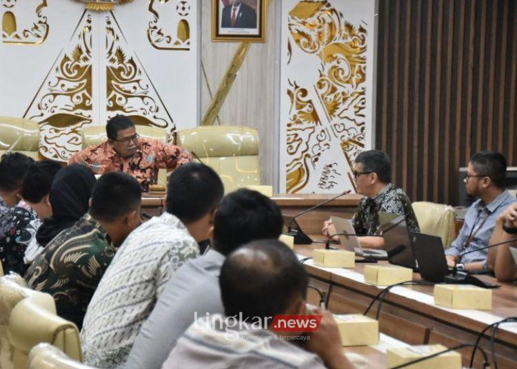 AUDIENSI: Kondisi audiensi antara Forum Guru Honorer Provinsi (FGHP) Kepala Cabang Dinas (KCD) Wilayah XI Jabar dengan Komisi I DPRD Jabar. (Antara/Lingkar.news)