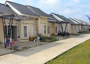 POTRET: Suasana Perumahan Andara Grand Orchid Kendal. (Arvian Maulana/Lingkar.news)