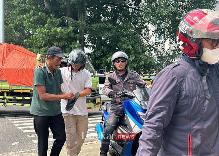 Arsip foto - Penjaringan Pak Ogah atau pengatur jalan tanpa izin di Cengkareng, Jakarta Barat, oleh Satuan Polisi Pamong Praja (Satpol PP), Rabu (7/8/2024). ANTARA/Risky Syukur