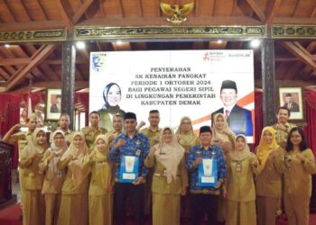 Hore! 237 PNS Pemkab Demak Terima SK Kenaikan Pangkat