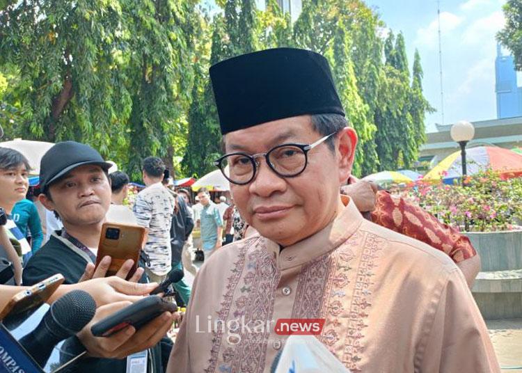 Bakal Calon Gubernur (Bacagub) DKI Jakarta Pramono Anung di Masjid Agung Sunda Kelapa, Menteng, Jakarta Pusat, Jumat (6/9/2024). (ANTARA/Siti Nurhaliza)