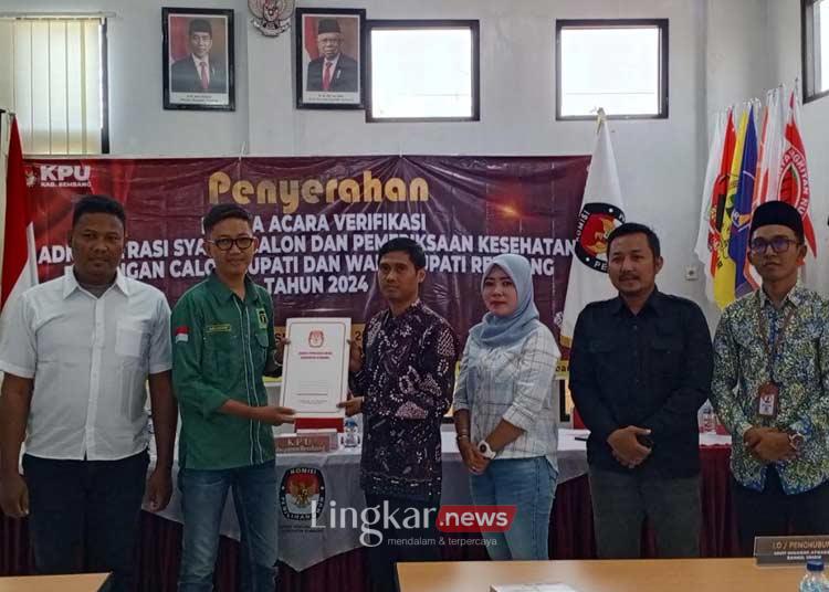 Vivit-Umam Pastikan Serahkan Perbaikan Berkas Pendaftaran Pilbup Rembang Sebelum Batas Akhir