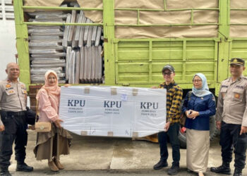Bandung Jadi yang Pertama Terima Logistik Pilkada 2024