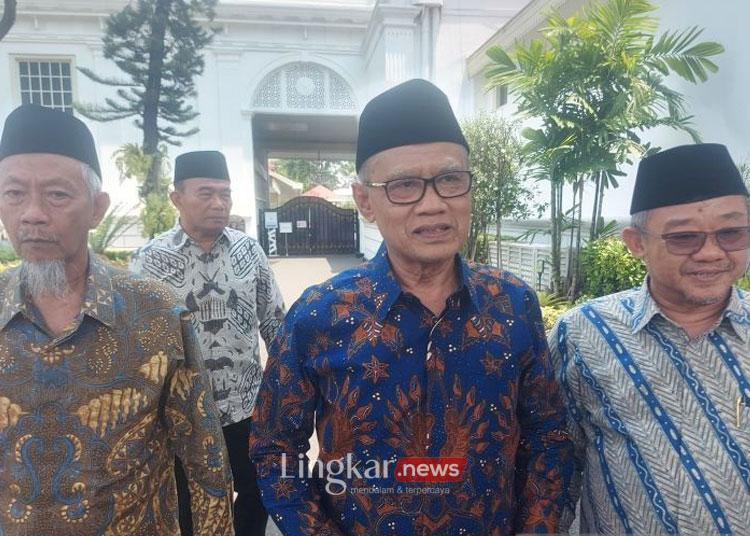Ketua Umum PP Muhammadiyah Haedar Nashir (batik biru tengah) di Istana Kepresidenan Jakarta, Selasa, 17 September 2024. (Antara/Lingkar.news)