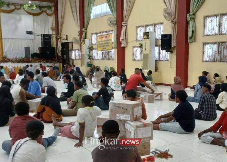 260 Warga Kota Sorong Dilibatkan dalam Proses Lipat Surat Suara Pilkada