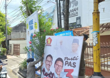 Satpol PP Bantul akan Maraton Copoti APK Langgar Perbub di 17 Kecamatan 19 Satpol PP Bantul akan Maraton Copoti APK Langgar Perbub di 17 Kecamatan