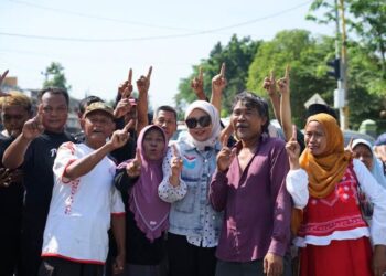 Mbak Vivit Borong Sembako Sambil Serap Aspirasi Pedagang Pasar Pamotan Rembang