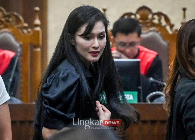 Harvey Didakwa Terima 420 Miliar, Sandra Dewi Sebut Suaminya Hanya Bantu Teman