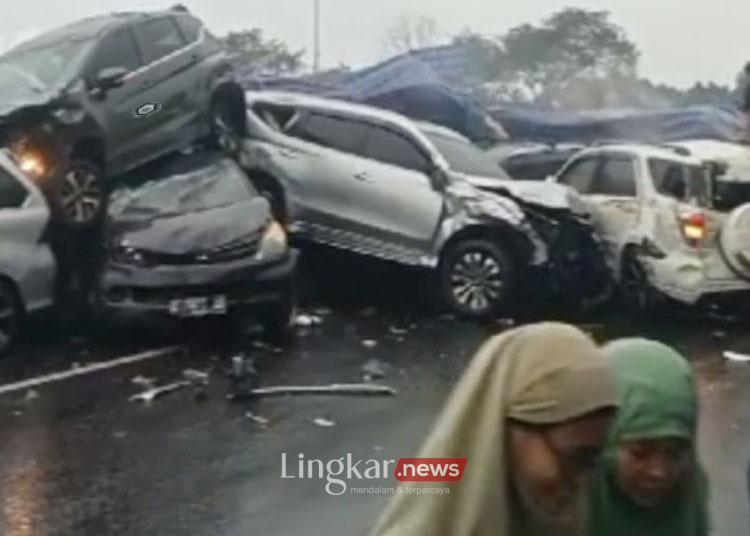 Laka Beruntun Libatkan 17 Kendaraan di Tol Cipularang, 1 Tewas 23 Luka-luka