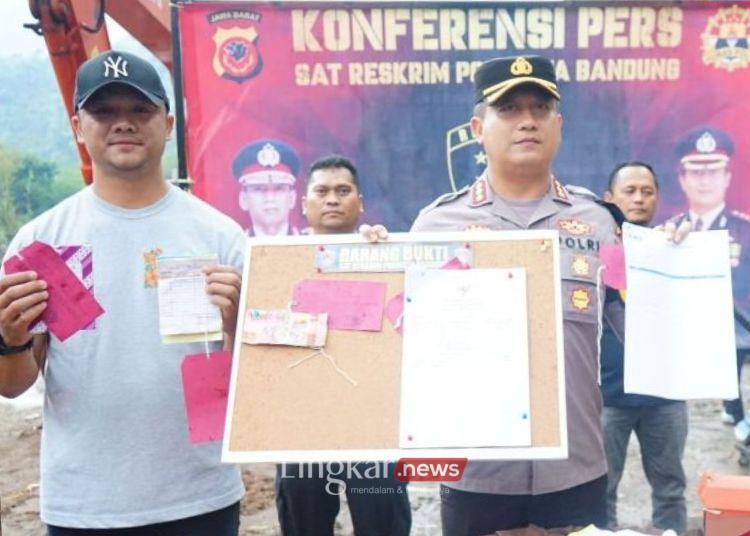 Kapolresta Bandung, Kombes Pol Kusworo Wibowo, saat ungkap kasus tambang pasir. (Antara/Lingkar.news)