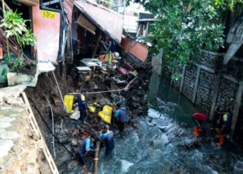 Tanggul Sungai Citepus Bandung Jebol, 16 KK Direlokasi
