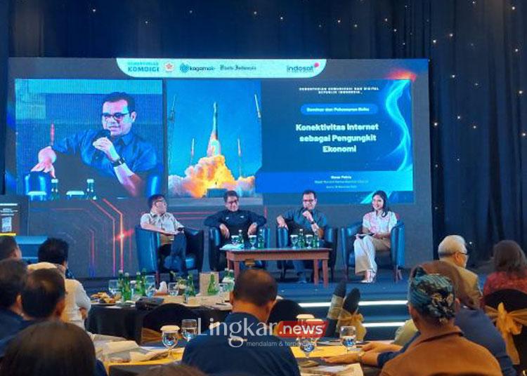 Wakil Menteri Komunikasi dan Digital, Nezar Patria (dua kanan) dalam diskusi "Bagaimana AI Mengakselerasi Transformasi Digital untuk Indonesia Emas 2045" yang digelar di Jakarta, Kamis. (ANTARA/Adimas Raditya)