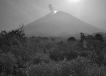 Waspada! Gunung Semeru Erupsi Beberapa Kali Pagi Ini