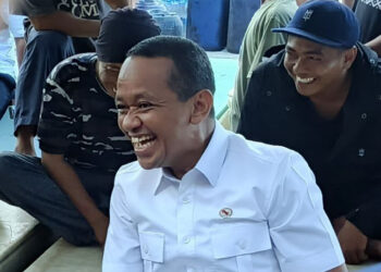 Bahlil Resmikan 31 Penyalur BBM Satu Harga di Maluku