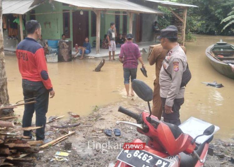 Curah Hujan Tinggi Akibatkan Banjir dan Tanah Longsor di Lebak, Ratusan Rumah Terdampak