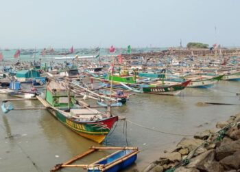 Peringatan Dini Gelombang Laut 2,5 Meter di Banten, Nelayan Diminta Waspada