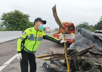 Kecelakaan di Jombang Tewaskan 2 Pegawai Dinsos Jatim