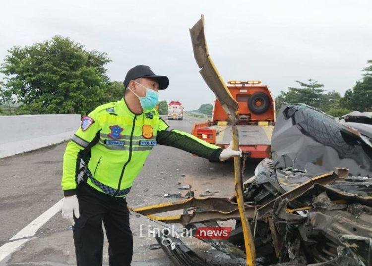 Kecelakaan di Jombang Tewaskan 2 Pegawai Dinsos Jatim