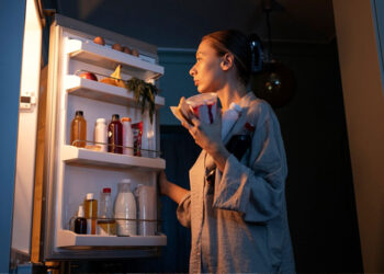 Laper saat malam hari, berikut tips memilih makan malam sehat
