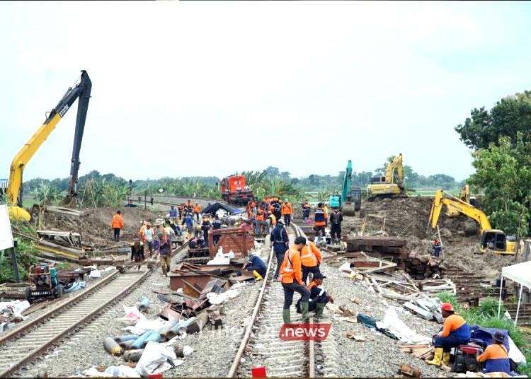 Perjalanan KA Semarang-Surabaya Masih Dialihkan, Jalur Rel Diprediksi Normal 5 Februari