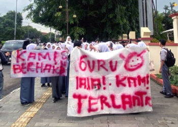 Ratusan pelajar SMAN 4 Karawang gagal daftar SNBP, diduga Sekolah lalai