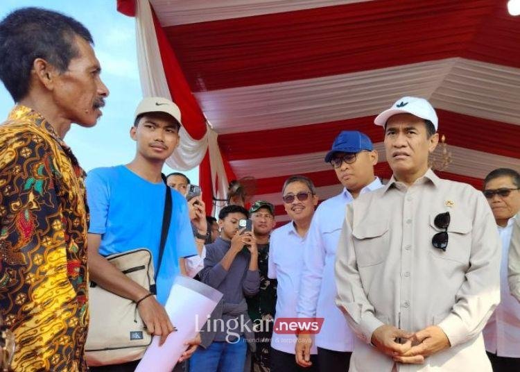 Panen Raya di Gresik, Mentan Pastikan Gabah Dibeli Rp6.500 Per Kg