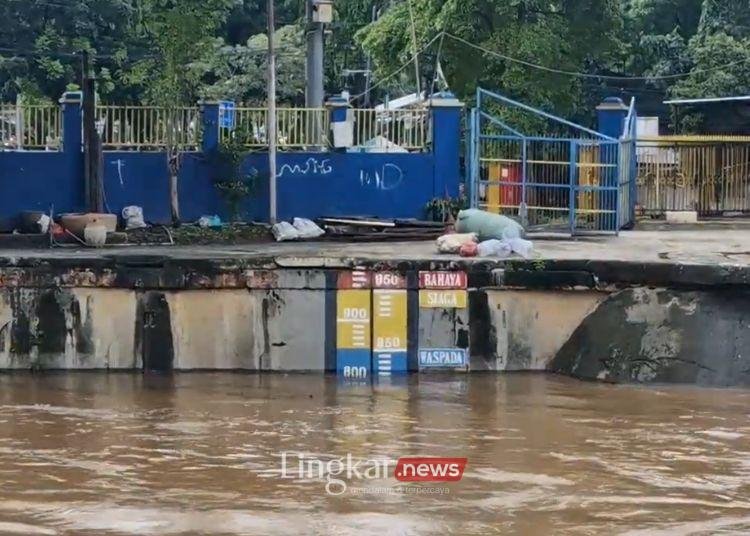 Waspada Banjir Luapan Kali Ciliwung, Ketinggian Air Terus Naik