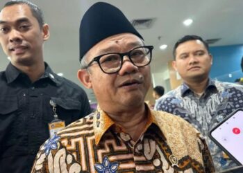 Gubernur Jabar Larang Wisuda Sekolah, Tapi Mendikdasmen Berkata Lain