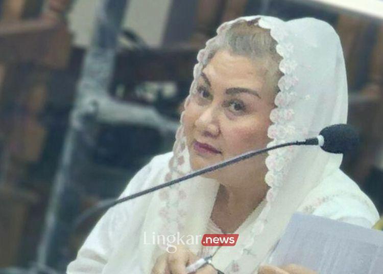 Mantan Wali Kota Semarang Hevearita G. Rahayu, terdakwa kasus dugaan korupsi di lingkungan Pemkot Semarang saat menjalani sidang di Pengadilan Tipikor Semarang, Senin, 28 April 2025. (Antara/Lingkar.news)