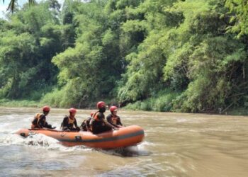 Kakek 70 Tahun Terbawa Arus Banjir di Kediri Belum Ditemukan