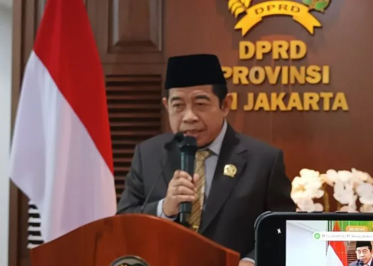 Ketua Dewan Perwakilan Rakyat Daerah (DPRD) DKI Jakarta Khoirudin memberi keterangan kepada pers di Jakarta, Selasa, 10 Juni 2025. (Antara/Lingkar.news)