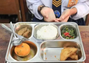 Belasan Murid Diduga Keracunan Menu MBG di Manokwari