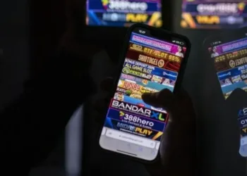 571.410 Penerima Bansos Terindikasi Main Judol, Total Deposit Rp957 M