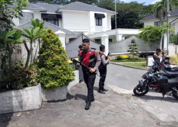 KPK Sita Uang Rp 2,8 Miliar dan 2 Senpi saat Geledah Rumah Kadis PUPR Sumut