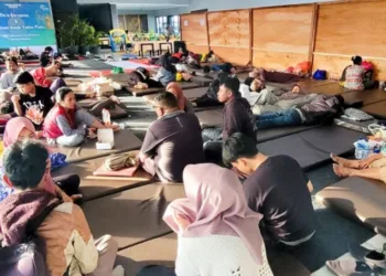Duka Mendalam Keluarga Korban KMP Tunu, Berharap Operasi SAR Terus Diperpanjang